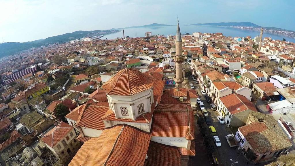 Aziz Arslan Hotel Ayvalik Exterior photo